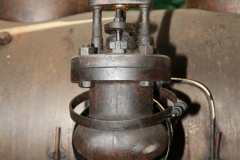 Zwischenlagerung der Dampfmaschine mit den Einzelteilen in Reetze bei Siegfried Treichel