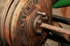 Zwischenlagerung der Dampfmaschine mit den Einzelteilen in Reetze bei Siegfried Treichel