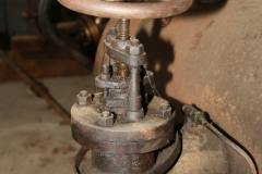 Zwischenlagerung der Dampfmaschine mit den Einzelteilen in Reetze bei Siegfried Treichel
